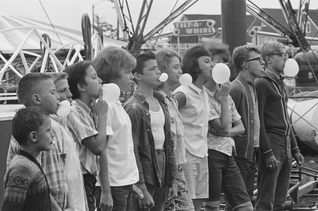 Bubble blowing contest at Back of the Yards Family Fun Fair - Kotalik (Bob or George) for Chicago Sun-Times