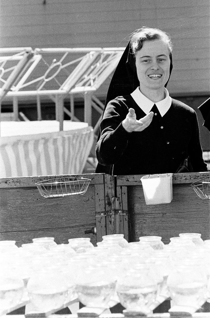 Nuns at Back of the Yards Family Fun Fair - Larry Graff for Chicago Sun-Times