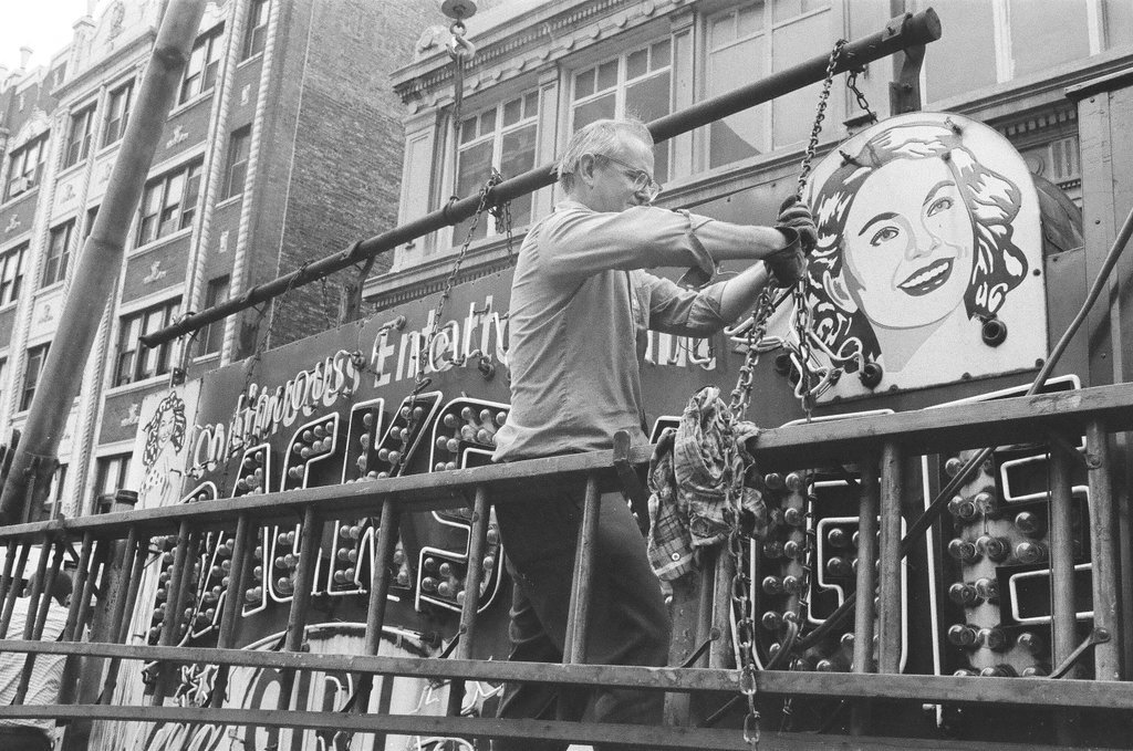 Backstage nightclub painted and sign comes down - Perry C. Riddle for Chicago Sun-Times