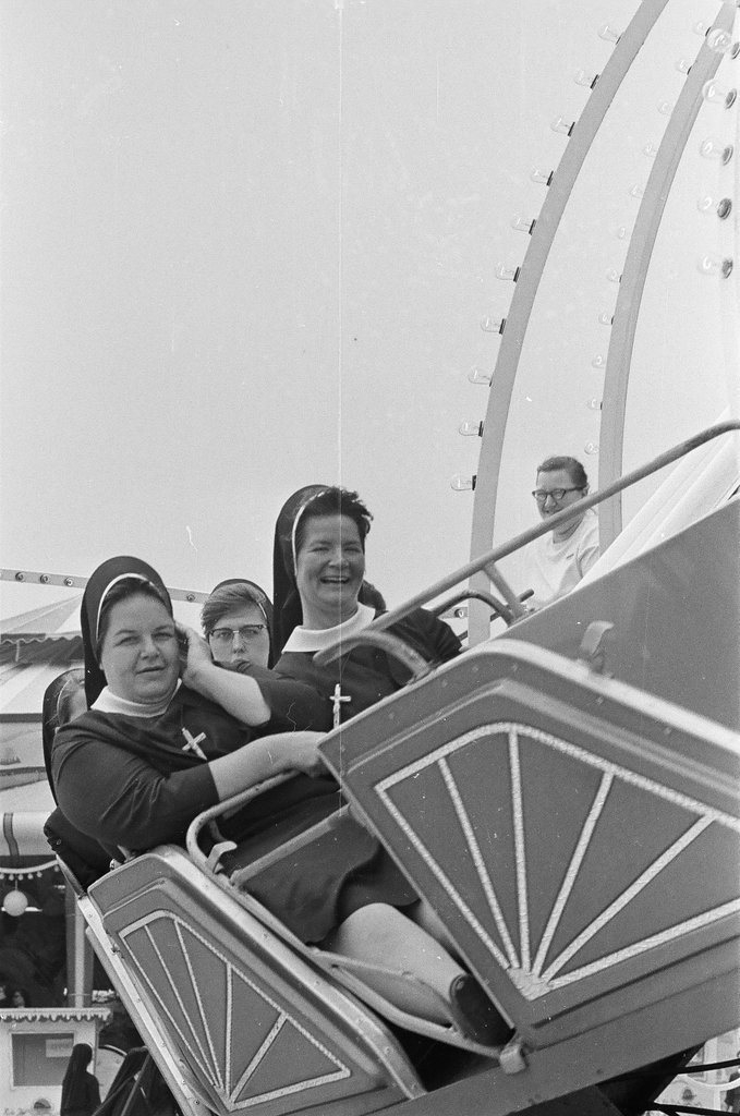 Nuns at Back of the Yards Family Fun Fair - Larry Graff for Chicago Sun-Times