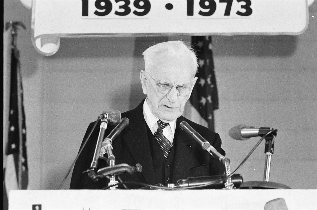 John McCormack speaks at Back of the Yards Council dinner - Randy B. Leffingwell for Chicago Sun-Times