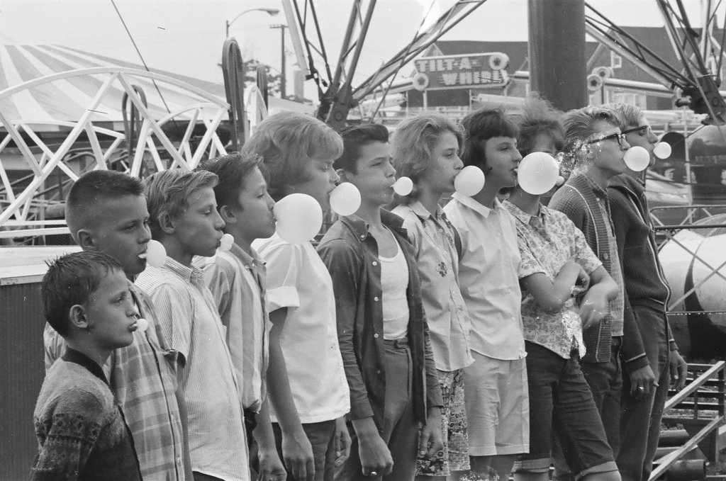 Bubble blowing contest at Back of the Yards Family Fun Fair - Kotalik (Bob or George) for Chicago Sun-Times