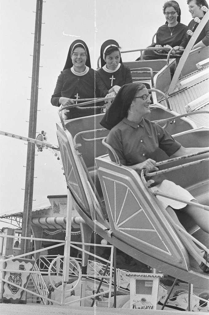 Nuns at Back of the Yards Family Fun Fair - Larry Graff for Chicago Sun-Times