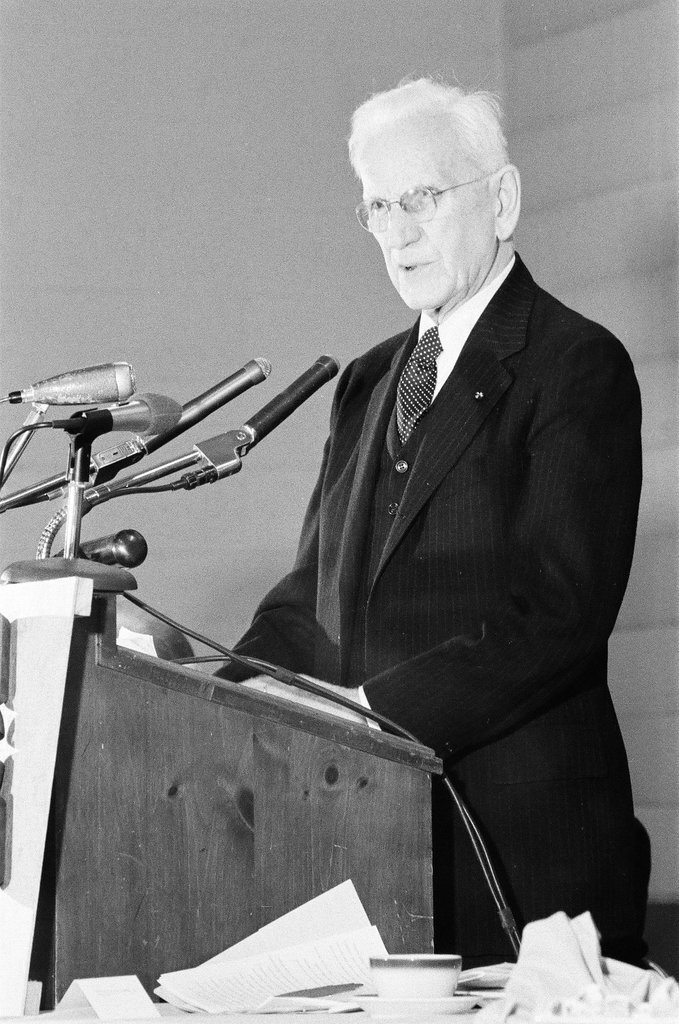 John McCormack speaks at Back of the Yards Council dinner - Randy B. Leffingwell for Chicago Sun-Times