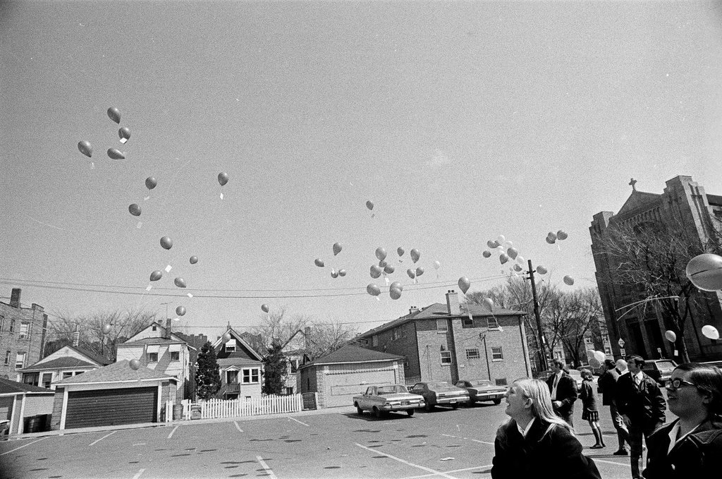 Students launch weather balloons - Charles Krejcsi for Chicago Sun-Times