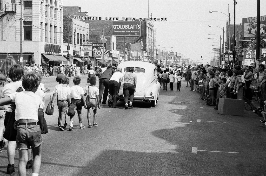 Back of the Yards Old Time Parade - Gene Pesek for Chicago Sun-Times