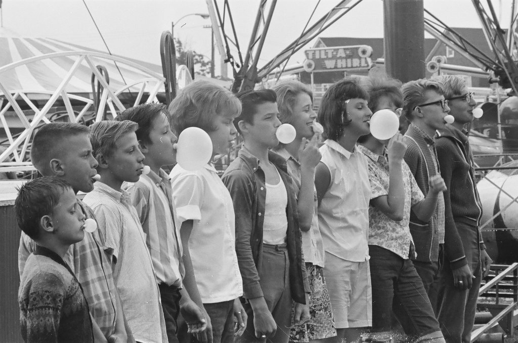 Bubble blowing contest at Back of the Yards Family Fun Fair - Kotalik (Bob or George) for Chicago Sun-Times