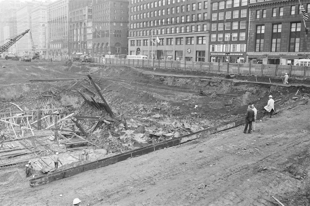 Site of landslide at parking garage site - Howard Lyon for Chicago Sun-Times