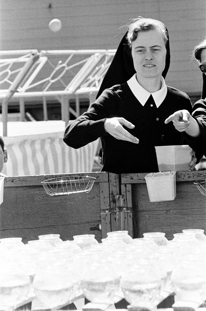 Nuns at Back of the Yards Family Fun Fair - Larry Graff for Chicago Sun-Times
