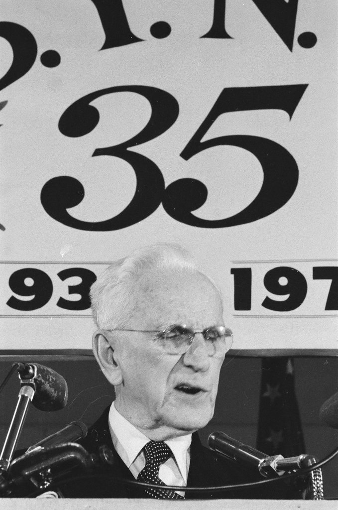 John McCormack speaks at Back of the Yards Council dinner - Randy B. Leffingwell for Chicago Sun-Times