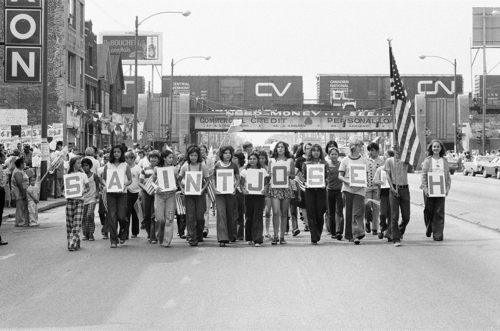 Back of the Yards Old Time Parade - Gene Pesek for Chicago Sun-Times