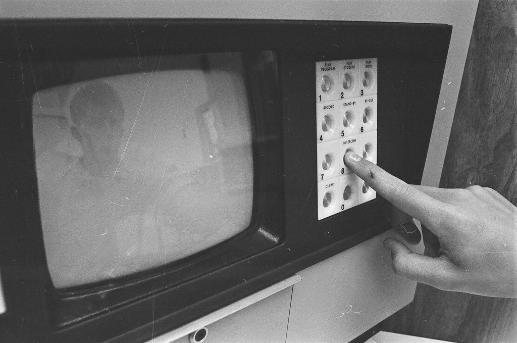 Library facilities at Oak Park High School - Perry C. Riddle for Chicago Sun-Times