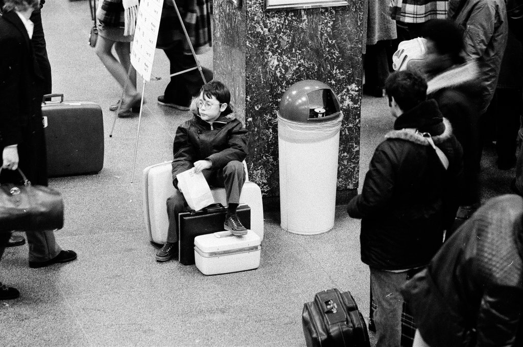 Crowded Greyhound Bus station over holidays - Gene Pesek for Chicago Sun-Times