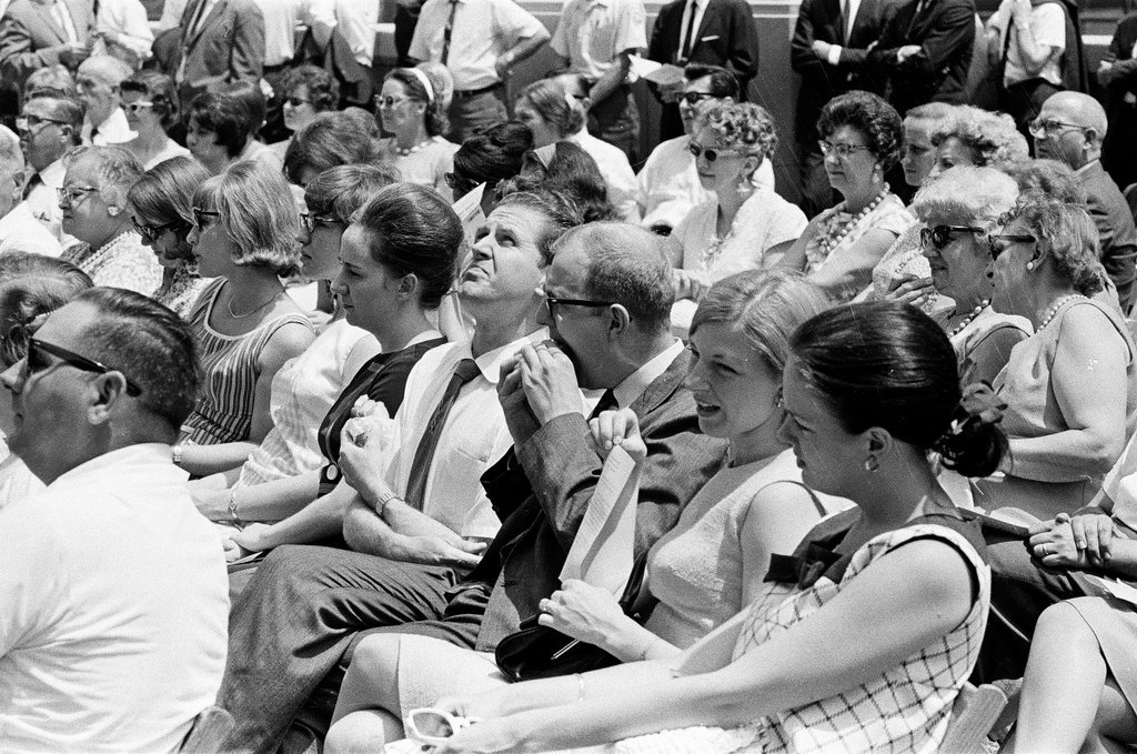 Henry Brandon leads band through live music at Riverside Plaza - Jack Dykinga for Chicago Sun-Times