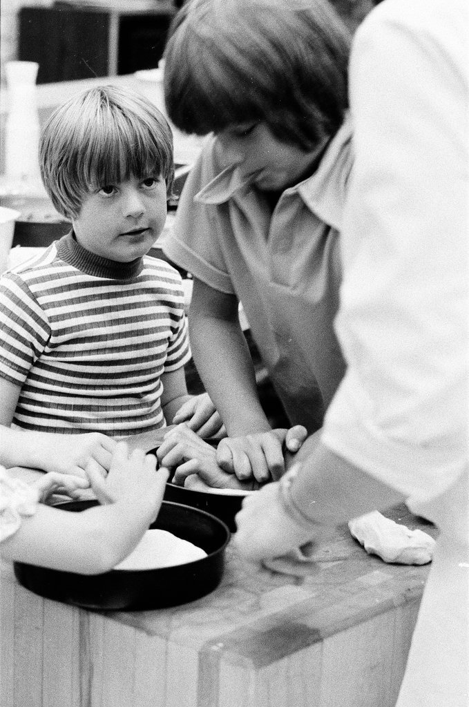 Kids prepare pizzas at Continental Cookery - Gene Pesek for Chicago Sun-Times
