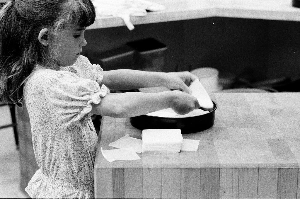 Kids prepare pizzas at Continental Cookery - Gene Pesek for Chicago Sun-Times