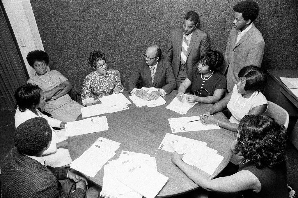 Contract Buyers League members signing up for loans - James (Jim) Klepitsch for Chicago Sun-Times