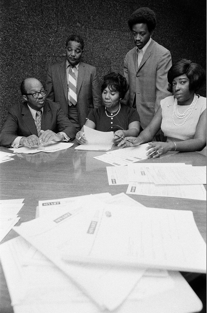 Contract Buyers League members signing up for loans - James (Jim) Klepitsch for Chicago Sun-Times