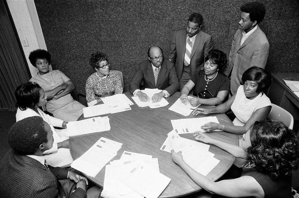 Contract Buyers League members signing up for loans - James (Jim) Klepitsch for Chicago Sun-Times