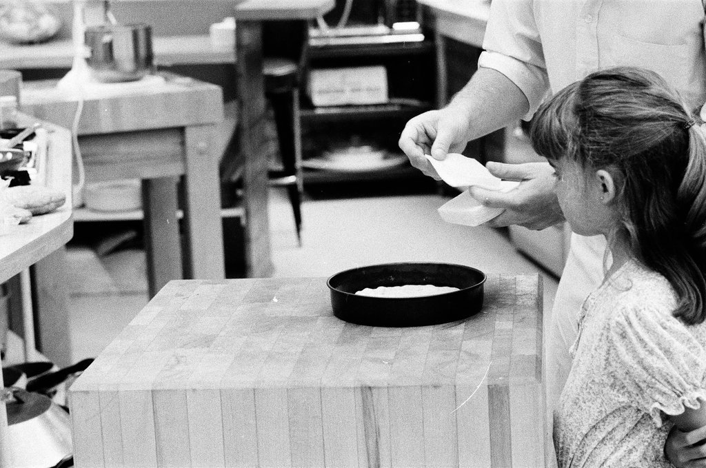 Kids prepare pizzas at Continental Cookery - Gene Pesek for Chicago Sun-Times