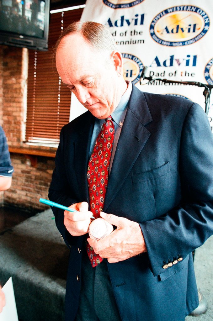 Nolan Ryan makes appearance at The Cubby Bear - Brian Jackson for Chicago Sun-Times