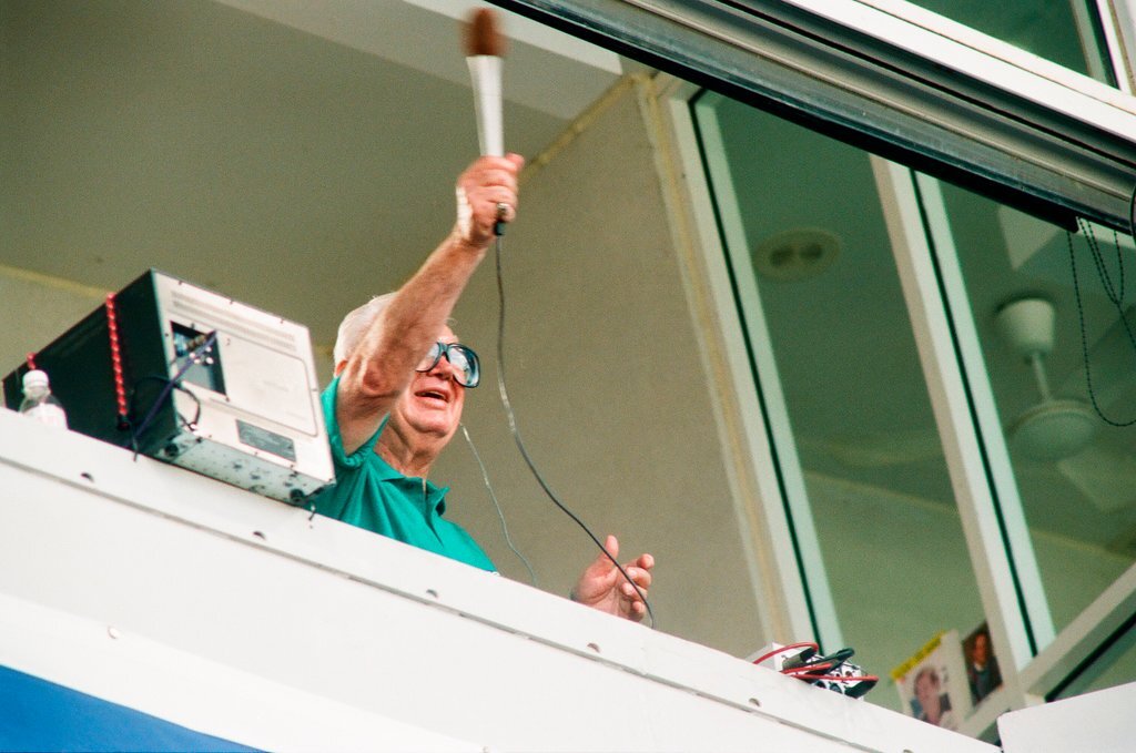Harry Caray returns to Wrigley Field after illness - Pablo Martinez Monsivais for Chicago Sun-Times