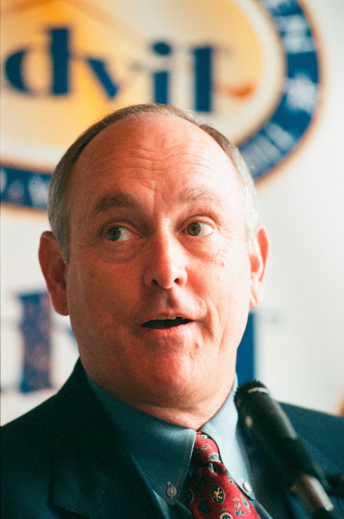 Nolan Ryan makes appearance at The Cubby Bear - Brian Jackson for Chicago Sun-Times