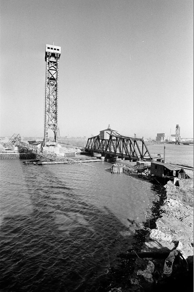 Broken crane machine in Calumet River - Pete Peters for Chicago Sun-Times