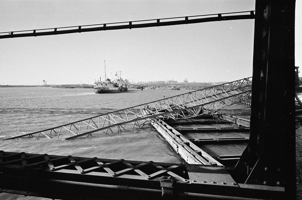 Broken crane machine in Calumet River - Pete Peters for Chicago Sun-Times