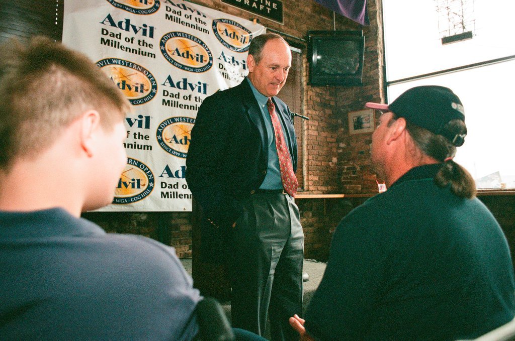 Nolan Ryan makes appearance at The Cubby Bear - Brian Jackson for Chicago Sun-Times