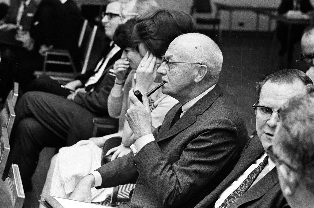 Carson Pirie Scott fire auction - Jack Lenahan for Chicago Sun-Times