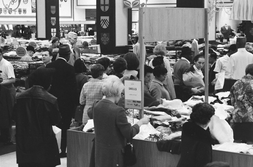 Shoppers in Montgomery Ward & Co. - Ralph Arvidson for Chicago Sun-Times