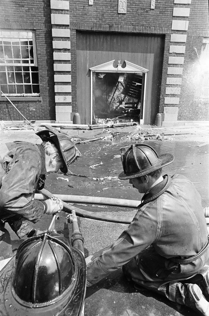 Firefighters fight a fire in Douglas - Jerry Tomaselli for Chicago Sun-Times
