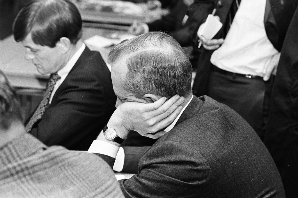 Carson Pirie Scott fire auction - Jack Lenahan for Chicago Sun-Times