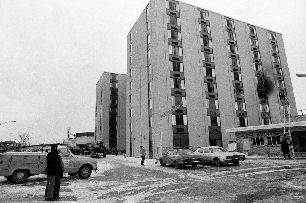 Cermak House residents evacuated during fire - Bob Fila for Chicago Sun-Times