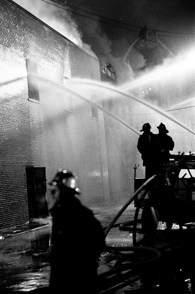 4th alarm fire on Maxwell Street - Edward DeLuga for Chicago Sun-Times