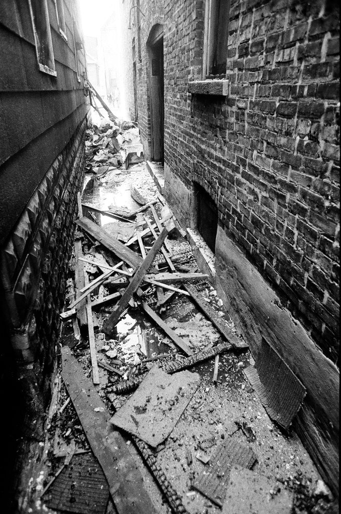 Exterior and interior damage of apartment fire - Jim Mescall for Chicago Sun-Times
