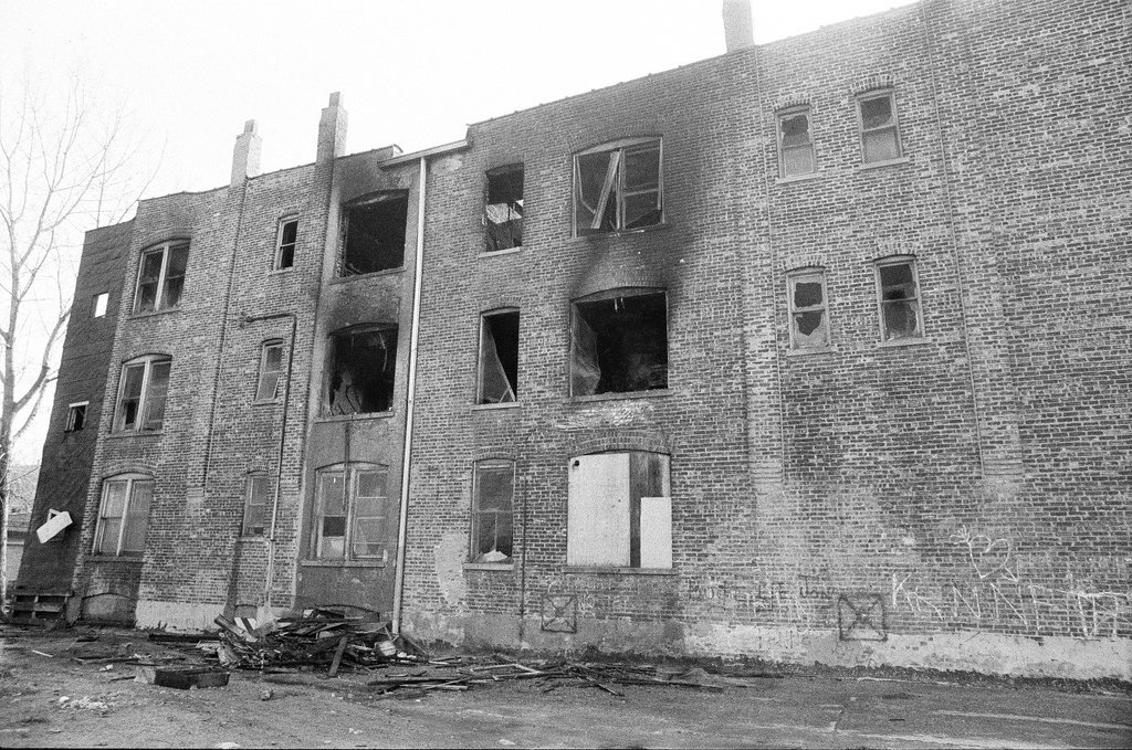 Exterior and interior damage of apartment fire - Jim Mescall for Chicago Sun-Times