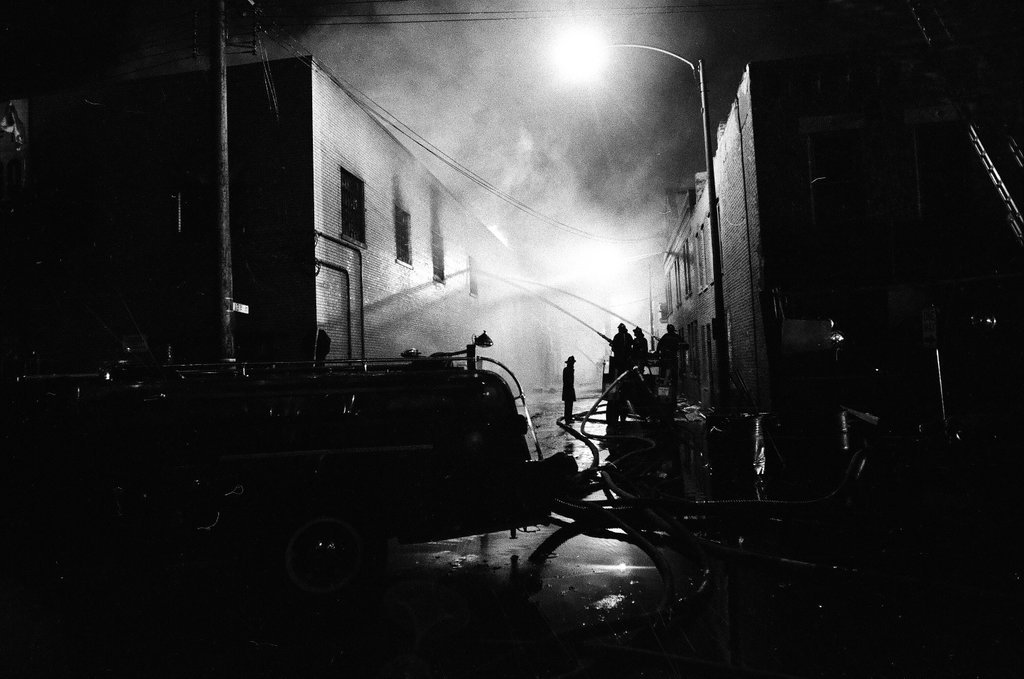 4th alarm fire on Maxwell Street - Edward DeLuga for Chicago Sun-Times