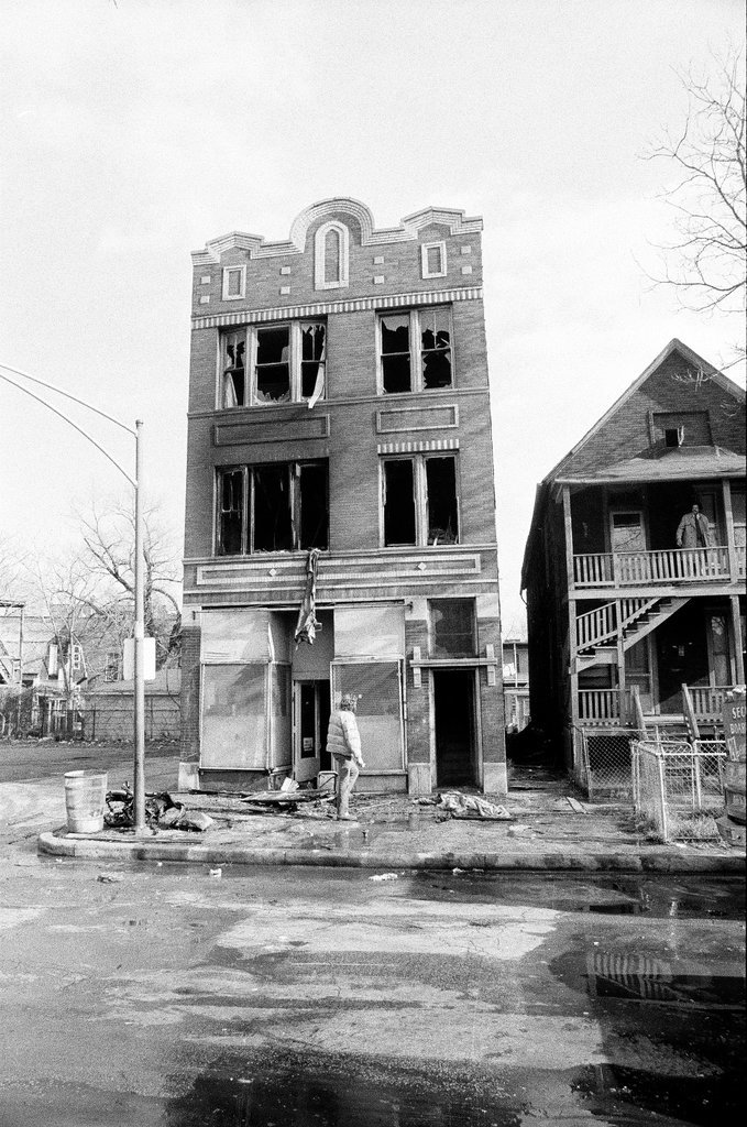 Exterior and interior damage of apartment fire - Jim Mescall for Chicago Sun-Times