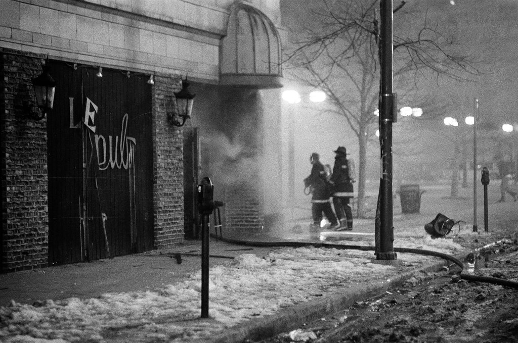 Firefighters put out fire at Le Pub restaurant - Bob (Robert) Black for Chicago Sun-Times