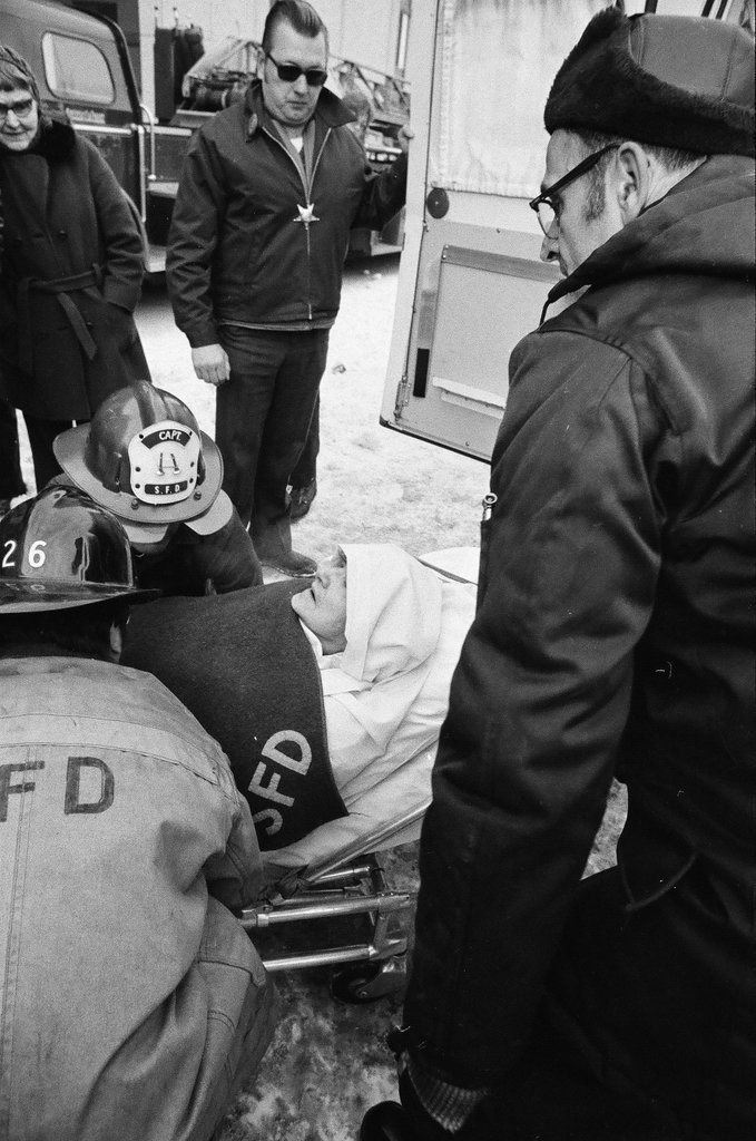 Cermak House residents evacuated during fire - Bob Fila for Chicago Sun-Times