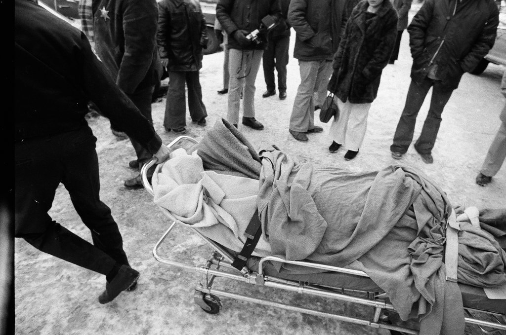 Cermak House residents evacuated during fire - Bob Fila for Chicago Sun-Times