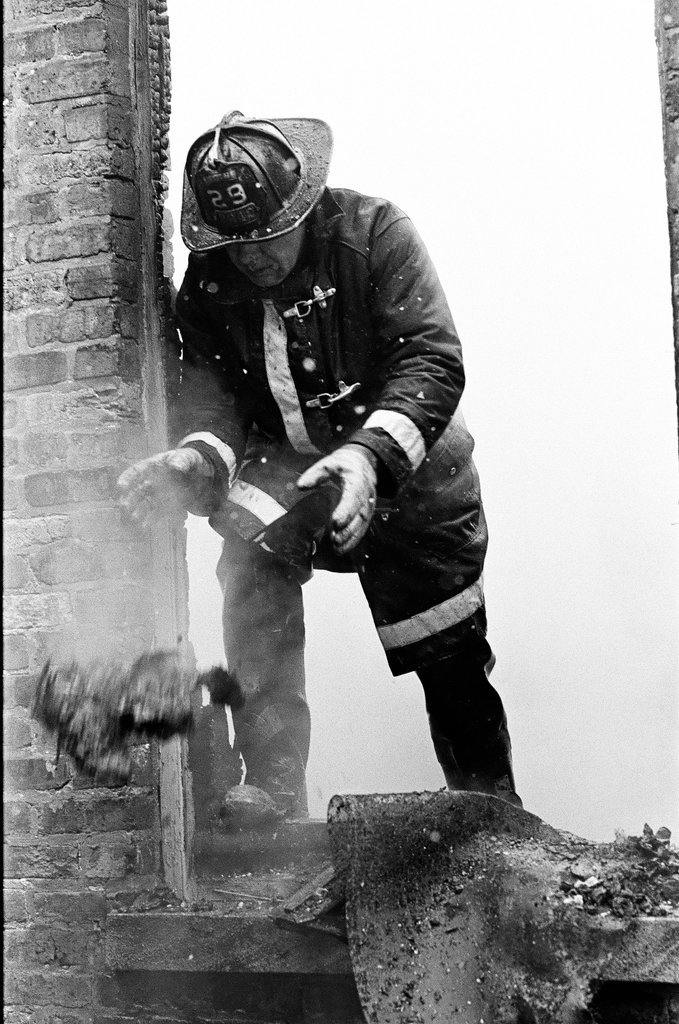 Firefighters fight fire in Grand Boulevard - Kevin Horan for Chicago Sun-Times