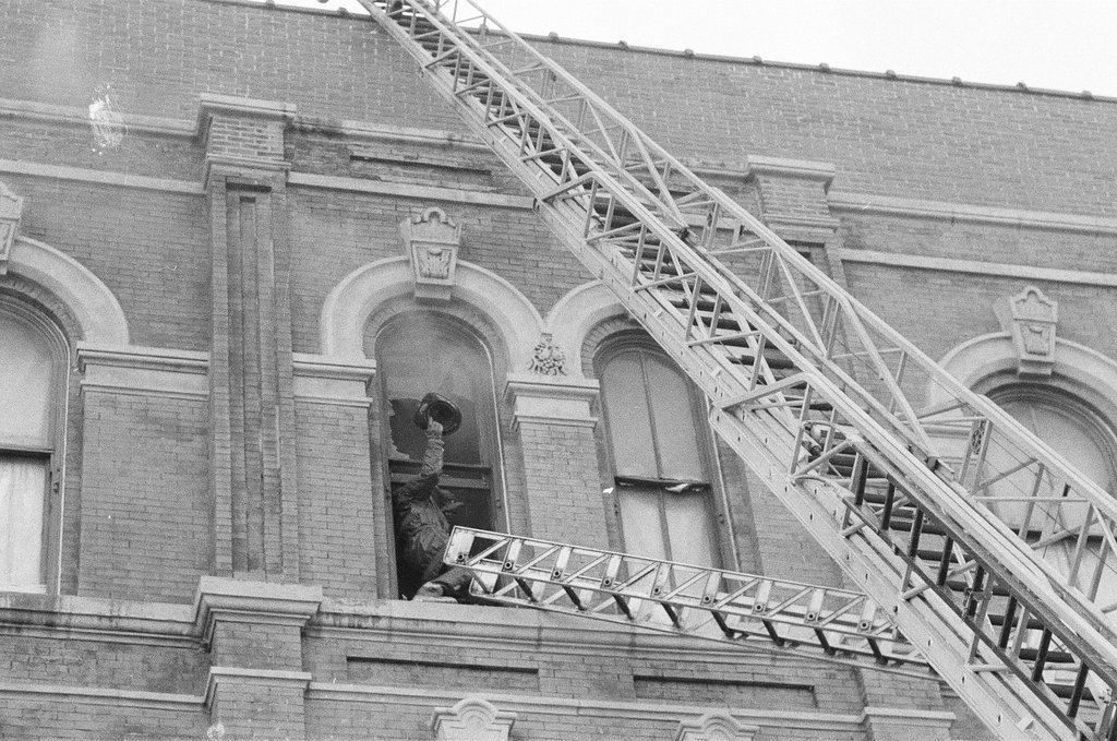 3rd alarm fire at Pacific Hotel - Jack Lenahan for Chicago Sun-Times