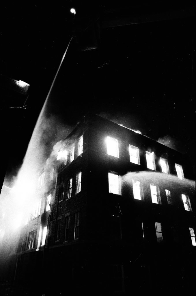 Firefighters put out fire in Woodlawn - Jerry Tomaselli for Chicago Sun-Times