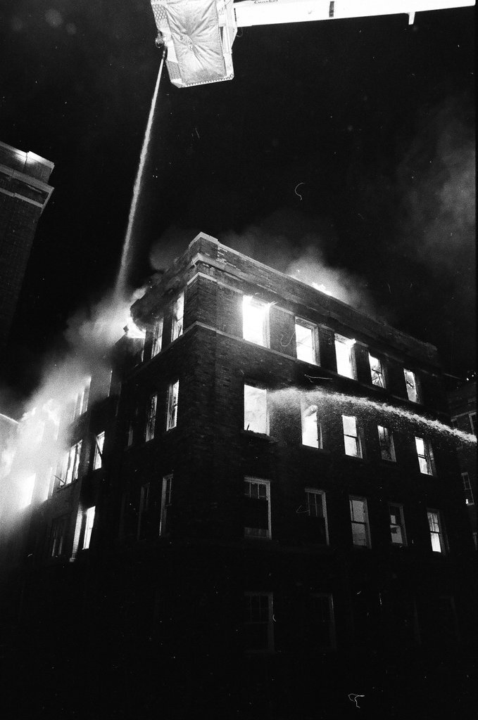 Firefighters put out fire in Woodlawn - Jerry Tomaselli for Chicago Sun-Times
