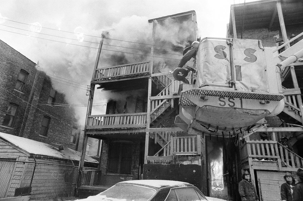 Firefighters fight 2nd alarm fire in North Lawndale - Jerry Tomaselli for Chicago Sun-Times