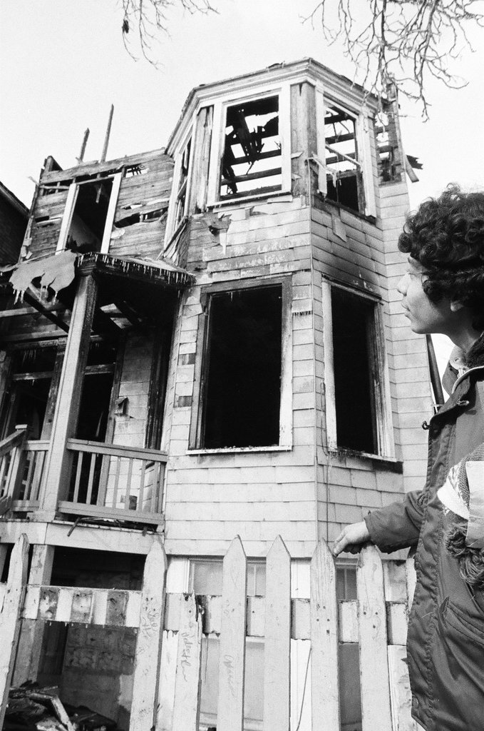 Aftermath of 2nd alarm fire on East 87th Street - Jerry Tomaselli for Chicago Sun-Times