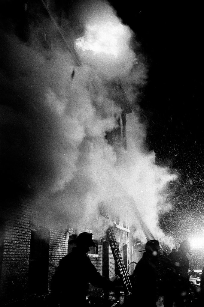 3rd alarm fire in Oakwood - Perry C. Riddle for Chicago Sun-Times